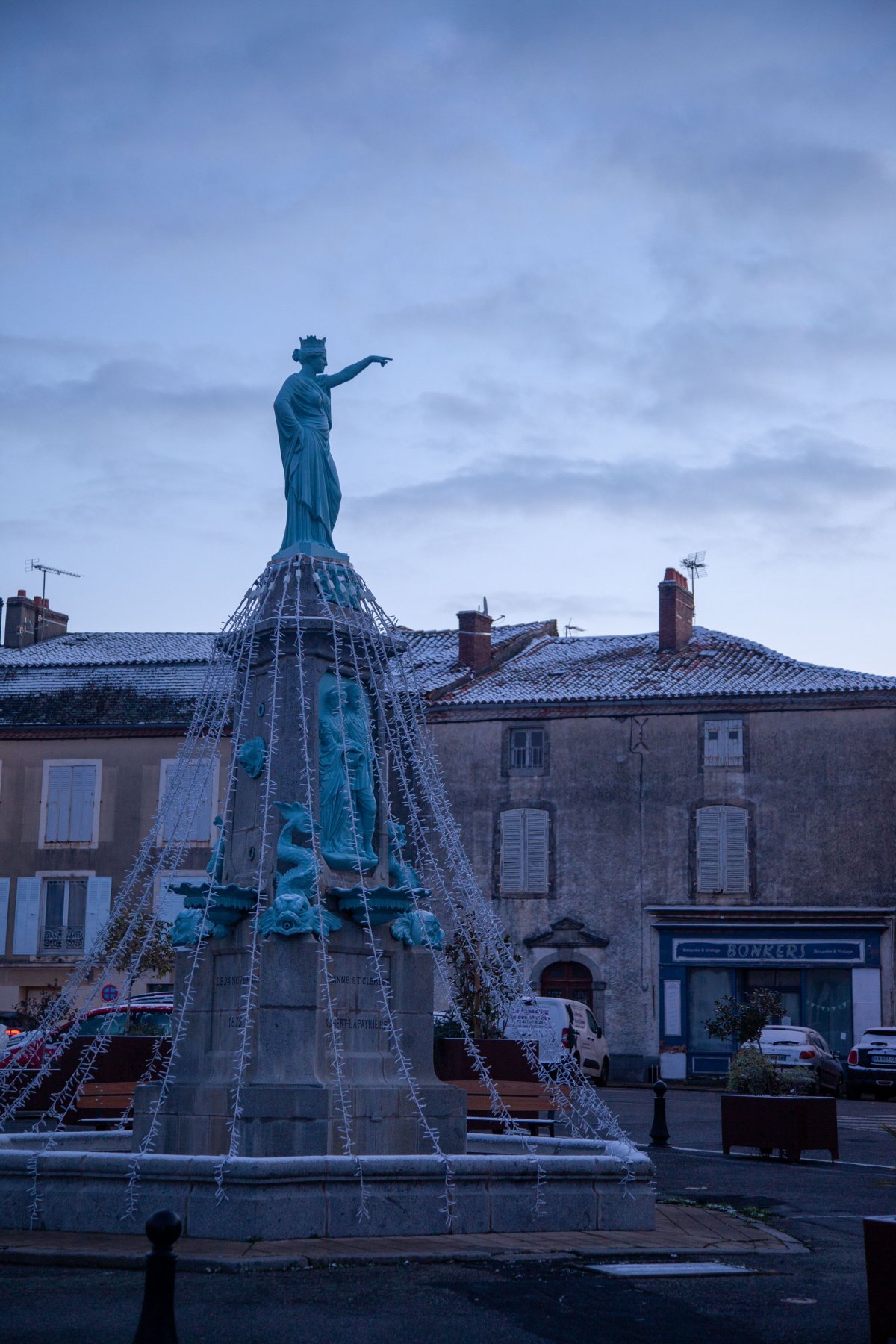 Place Charles de Gaule enneigée