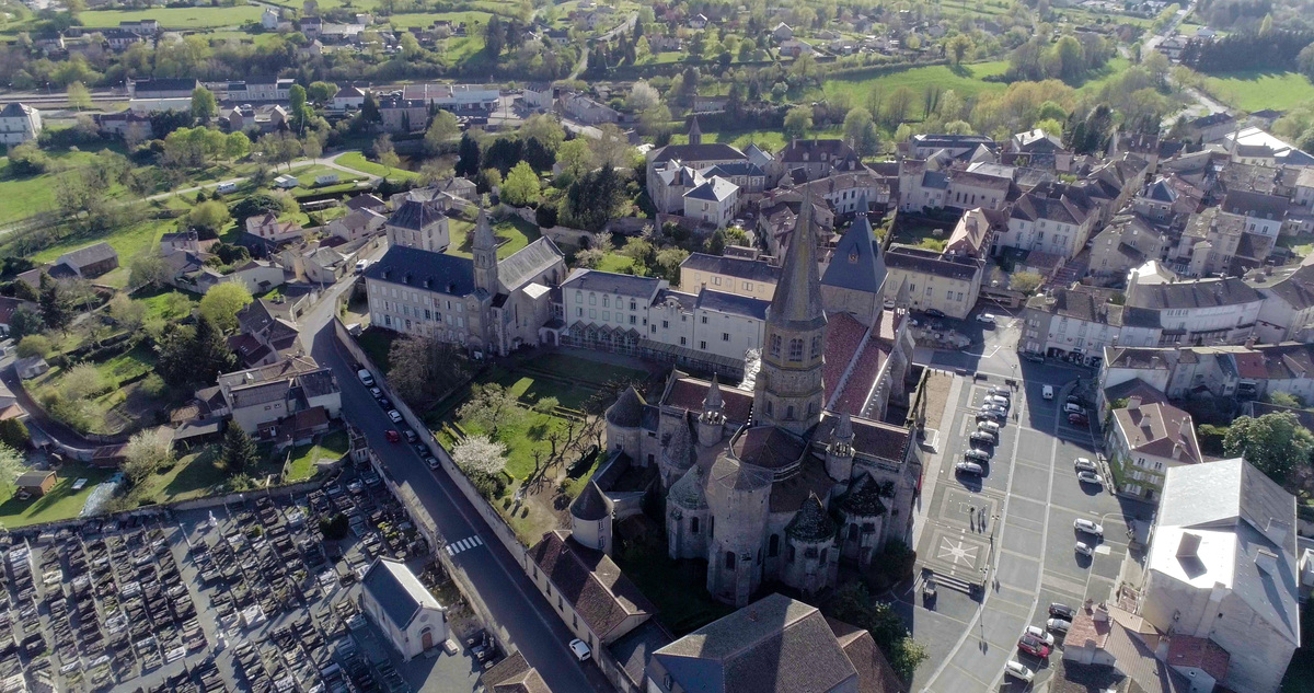 Vue aérienne de la Collégiale