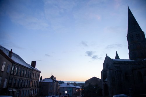Collégiale enneigée